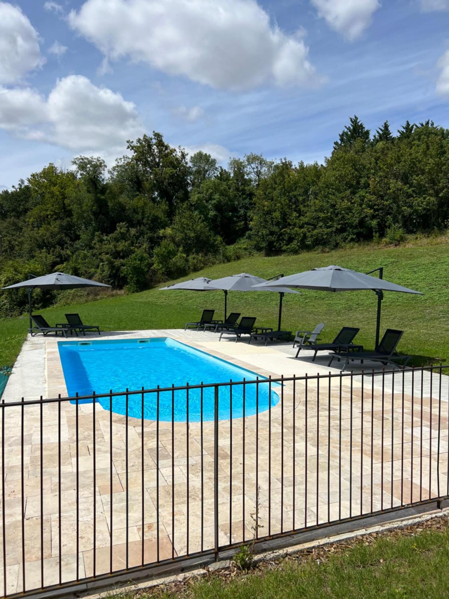 Château des Loups - Les Cyprès Echire Esterno foto