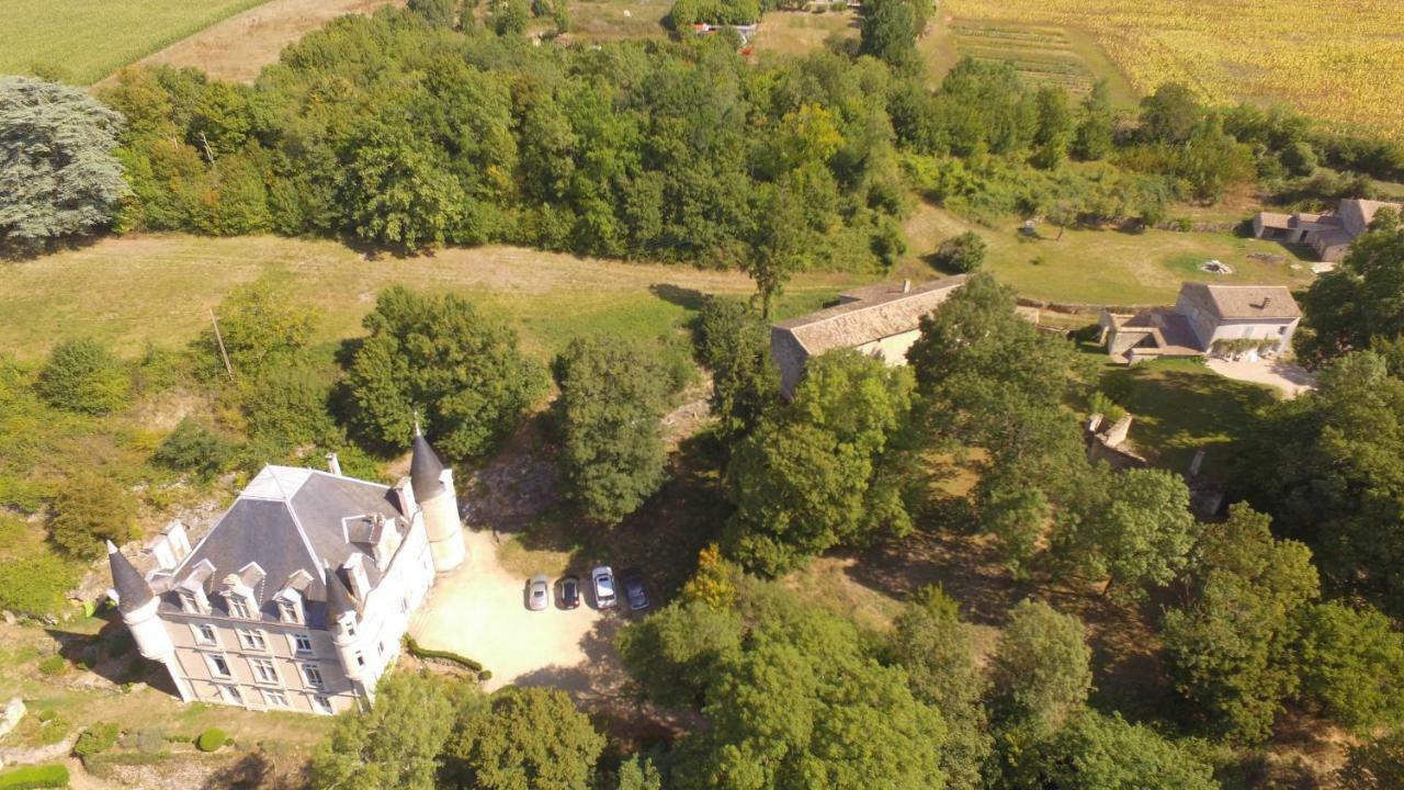 Château des Loups - Les Cyprès Echire Esterno foto