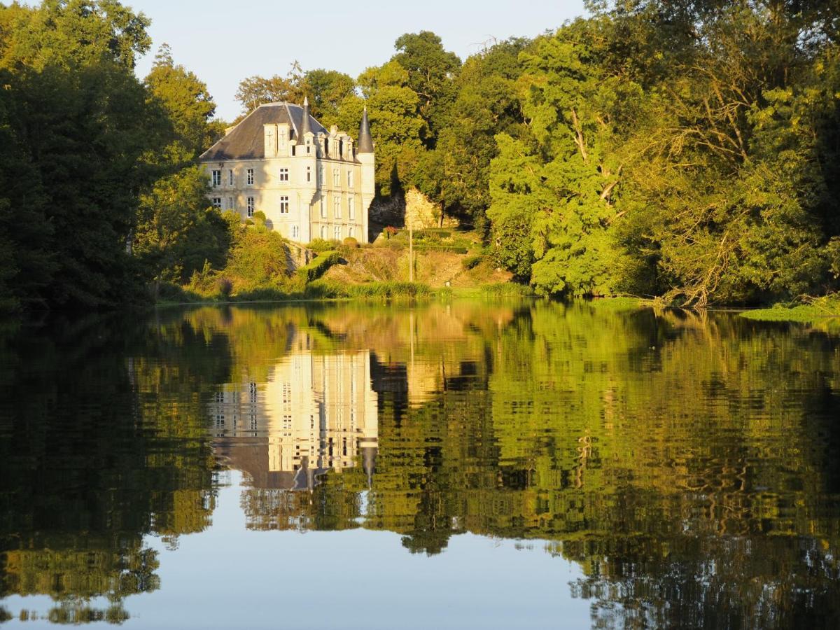 Château des Loups - Les Cyprès Echire Esterno foto